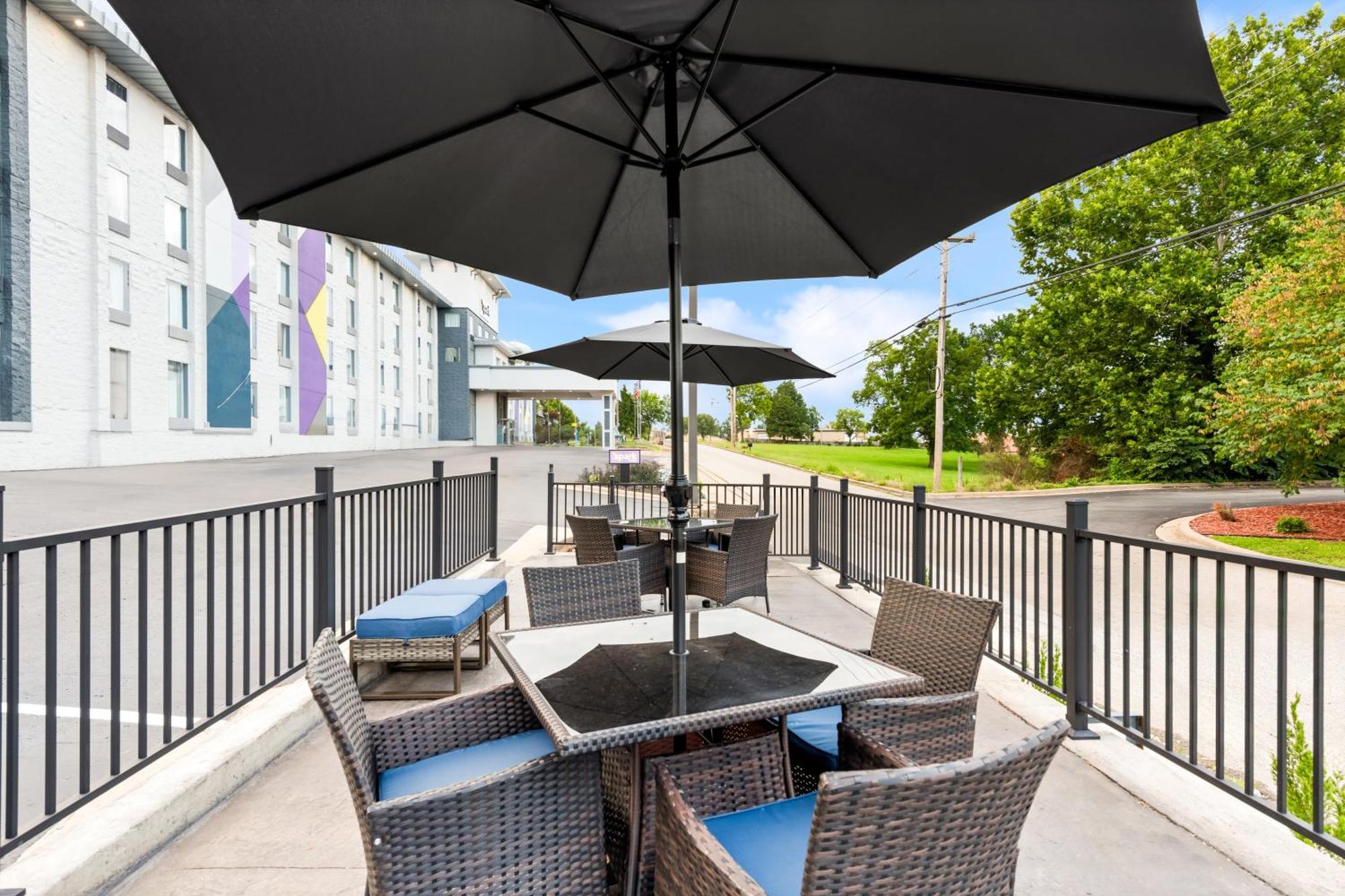 Spark By Hilton Branson Meadows Eksteriør bilde